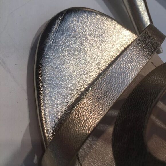 BCBG Paris Gold “Faythe” Heels size 7.5 - Picture 9 of 13